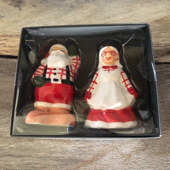 THRESHOLD MR AND MRS CLAUS SALT AND PEPPER SHAKER SET EARTHENWARE NEW IN BOX - Picture 1 of 4
